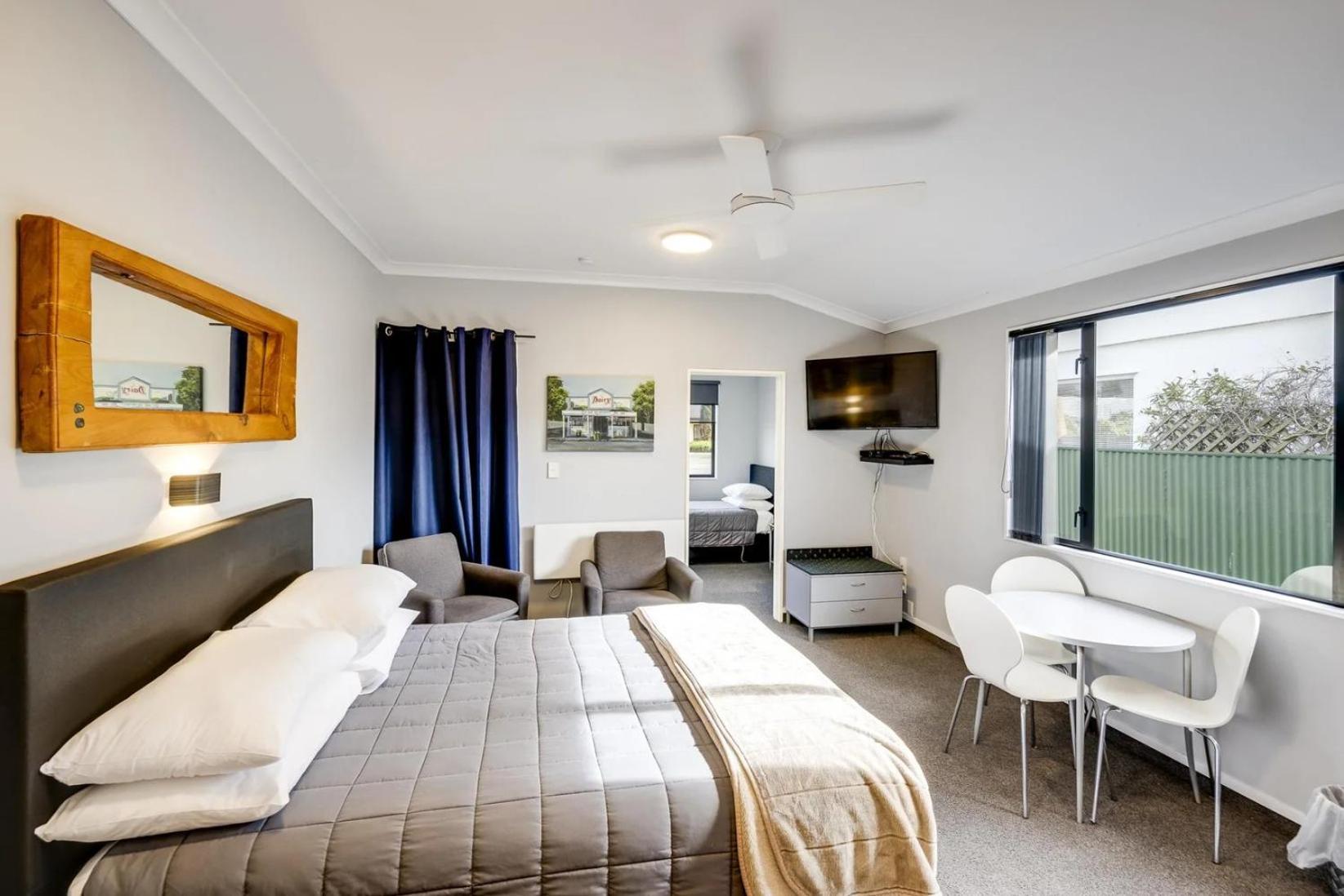 The Rocks Motel Napier Exteriör bild